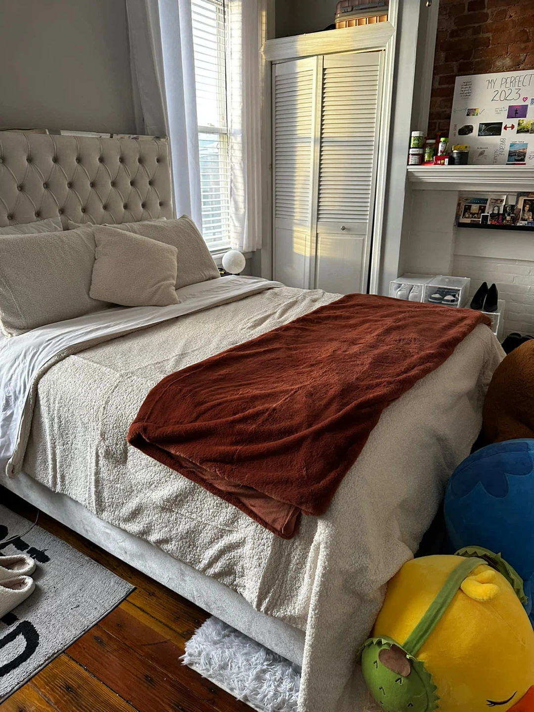 Tufted Upholstered Queen Headboard