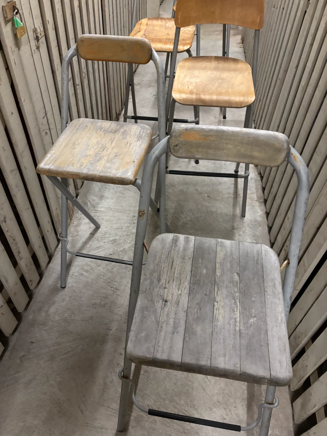 Set of 5 folding bar stools - photo 4