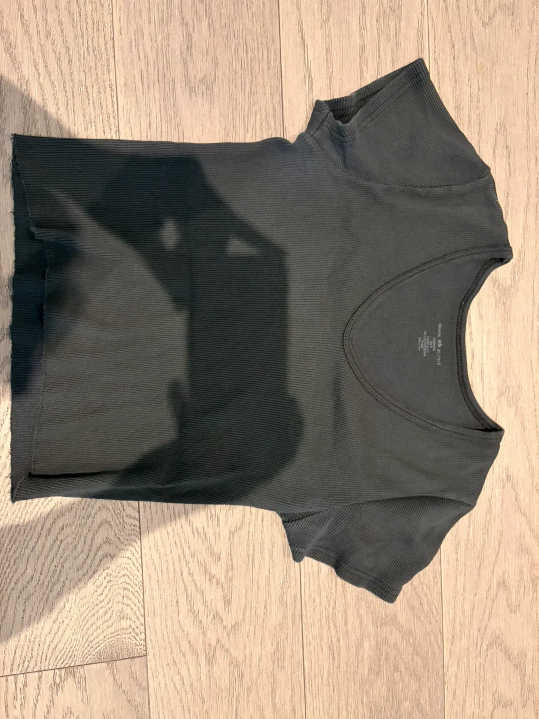 Rare Brandy Melville Ribbed V-Neck Top - photo 5