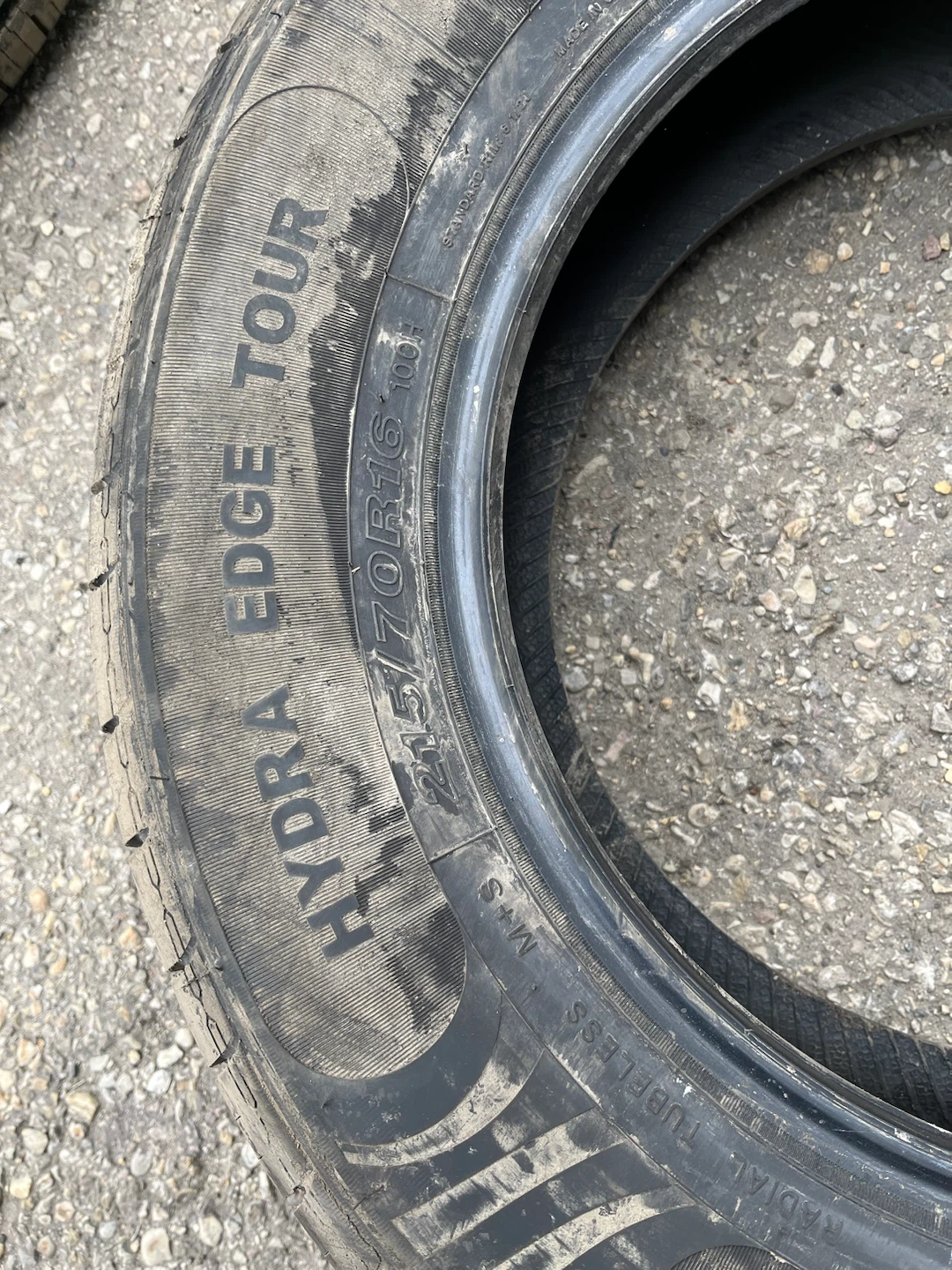 215/70R16 Motomaster Hydra Edge Tour - photo 3