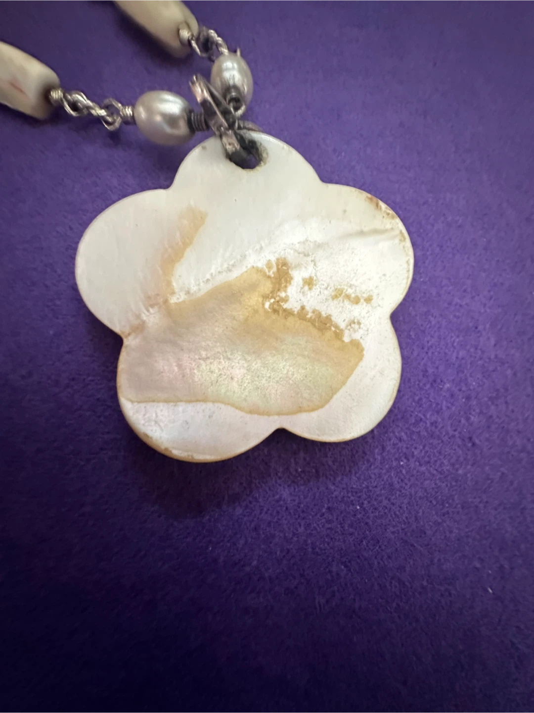 Vintage Avon Mother of Pearl Plumeria Flower Necklace - photo 5