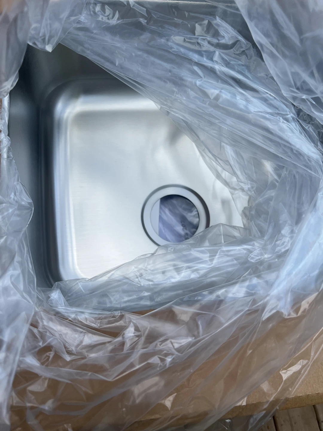 New inbox stainless steel kitchen sink 20” x 20” - photo 2