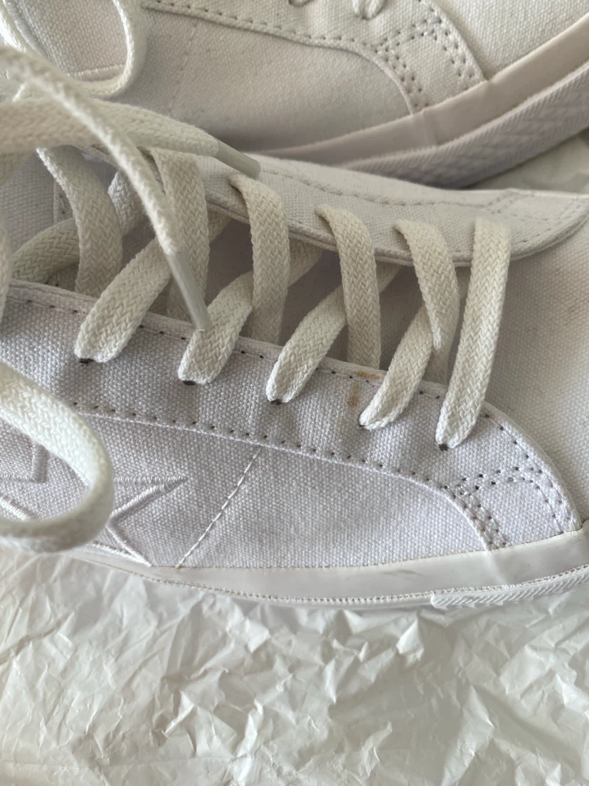 Converse White Canvas - Size 11 US - photo 4