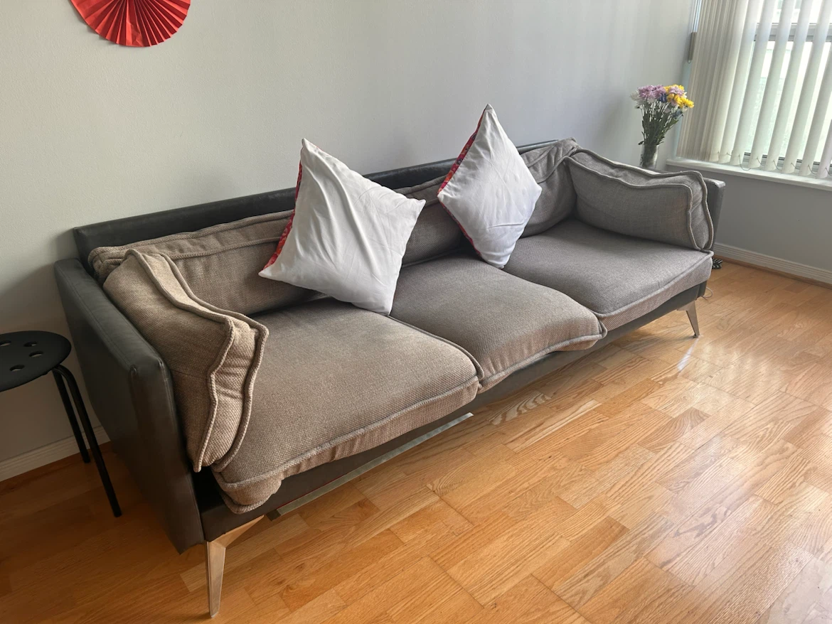 Modern Three-Seater Couch - photo 2