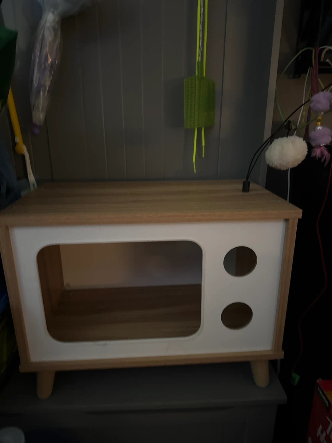 Retro TV Style Cat House