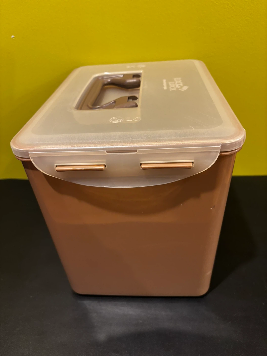 Lock & Lock Air Tight Storage Container - photo 2