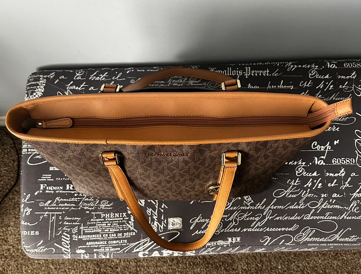 Michael Kors Brown Logo Tote Bag - photo 4