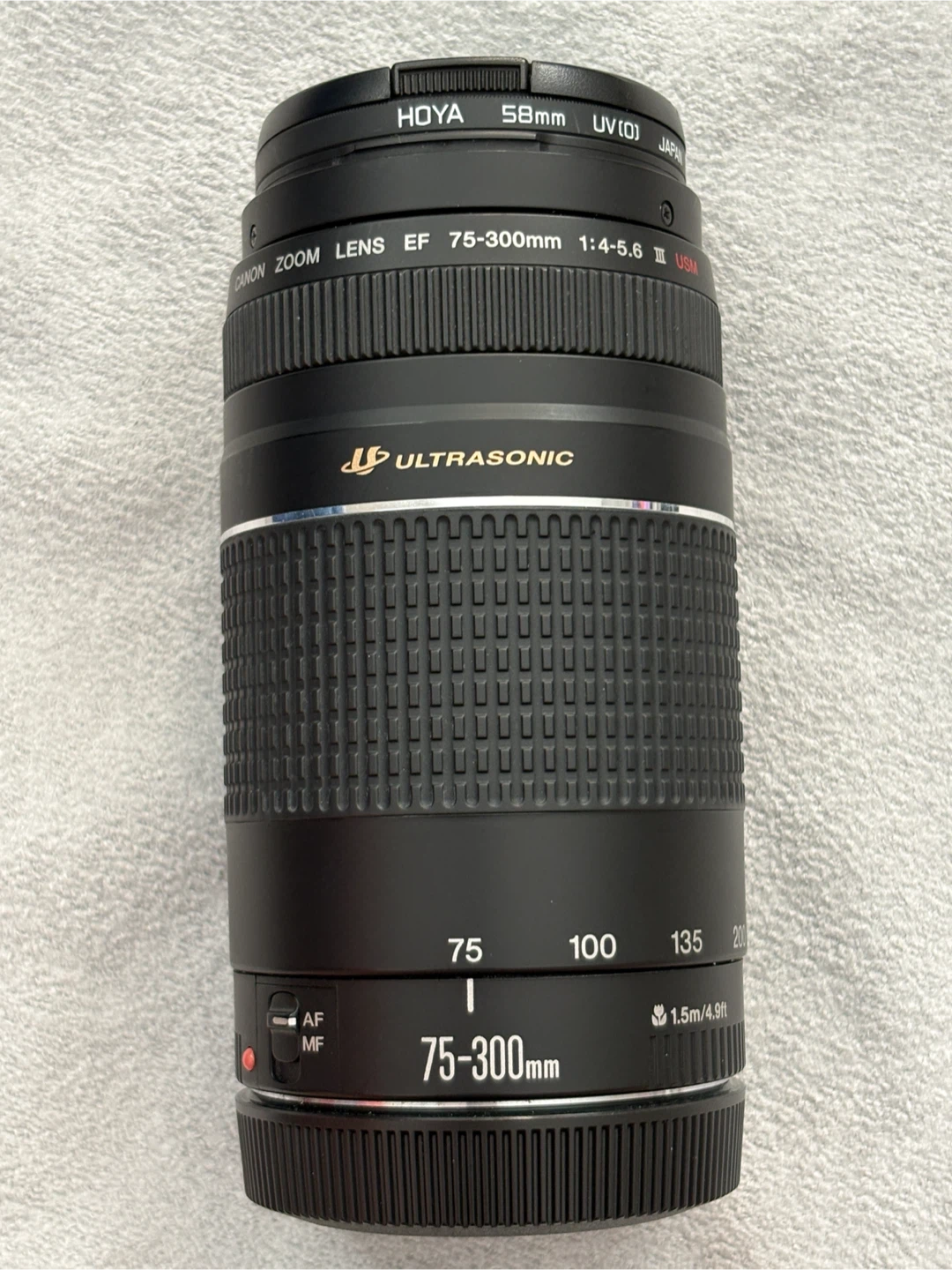 LIKE NEW Canon EF 75-300 mm f/4-5.6 III USM lens