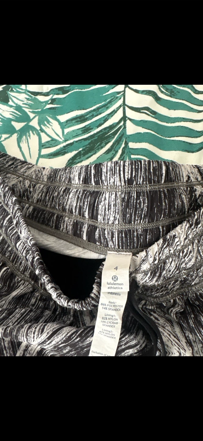 Lululemon Athletica Printed Leggings Size 4