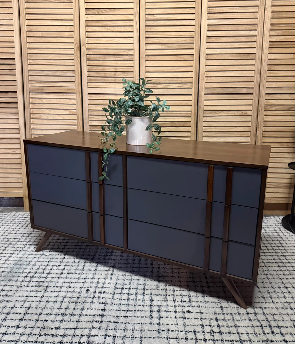 Mid-Century Modern Six-Drawer Dresser - photo 2