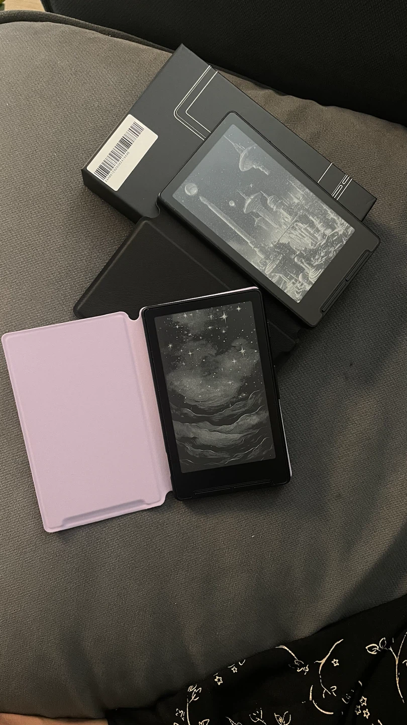 Xteink x4 with box, case and 100+ books