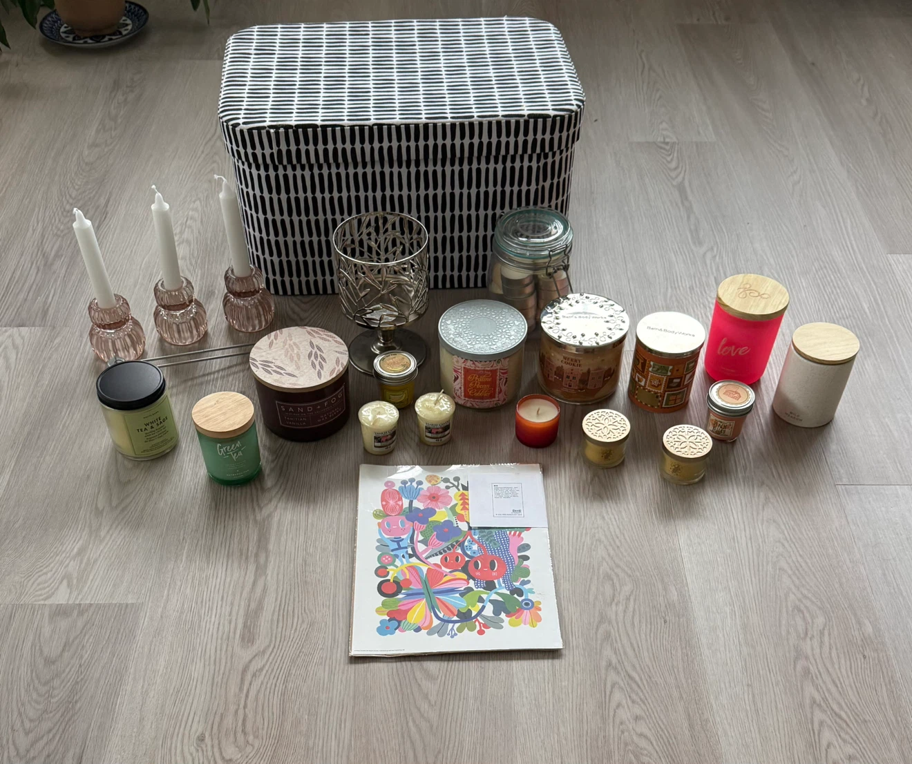 Big bundle of all new candles and more!
