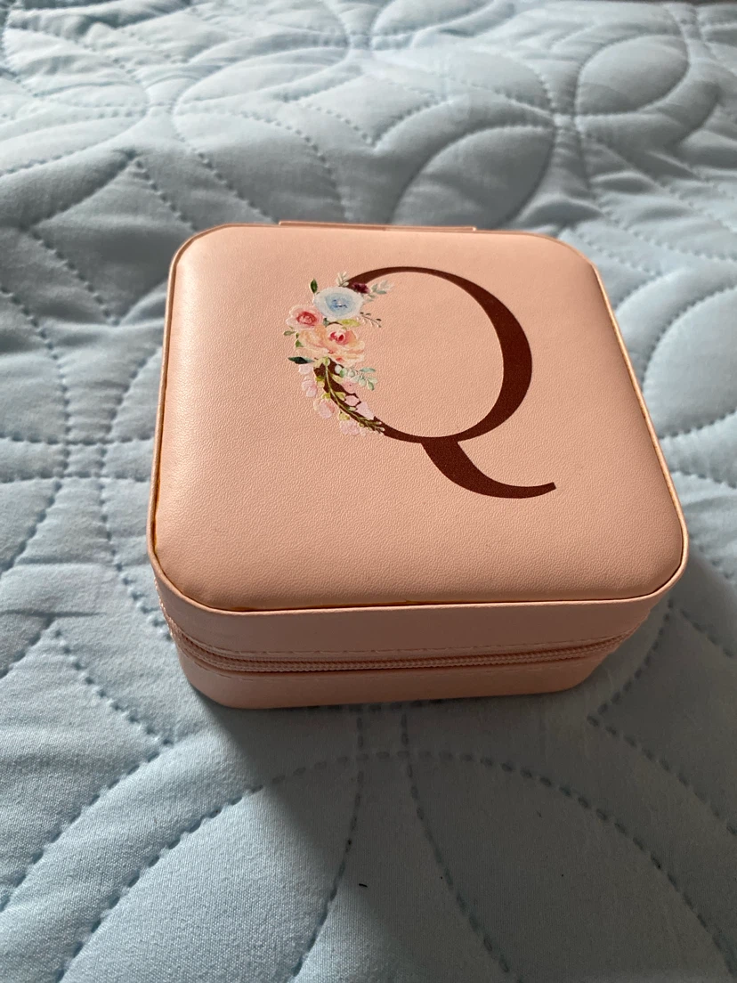 Initial “Q” Mini Travel Jewelry Case - photo 2
