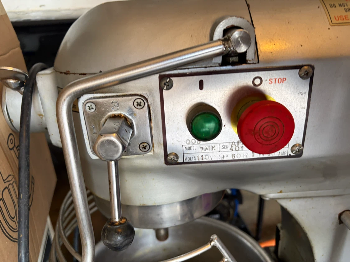 Sinmag 7MX Commercial 7-Quart Planetary Mixer - Complete Set! - photo 2