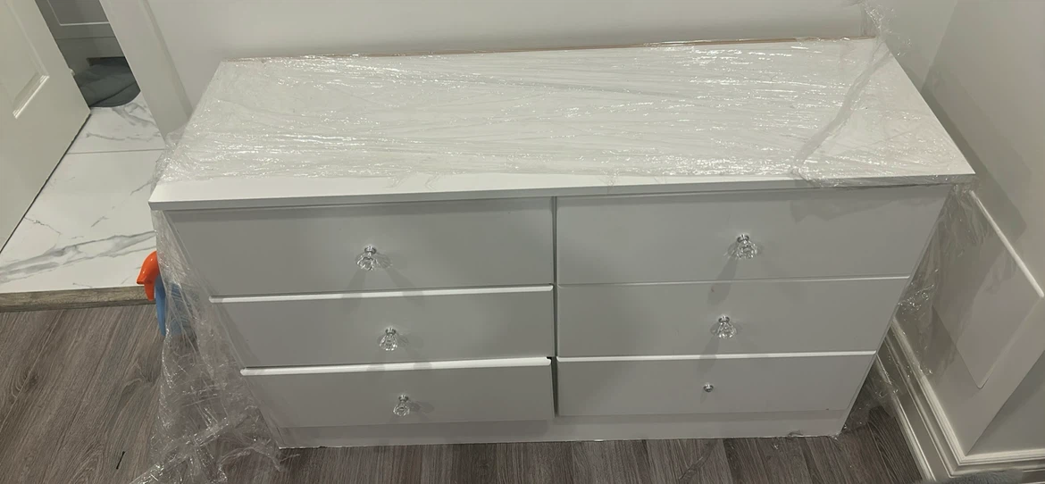 White 6-Drawer Dresser - photo 2