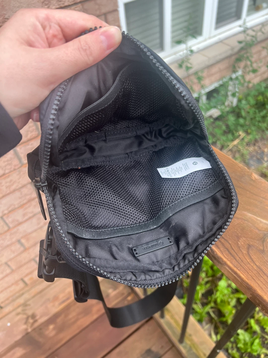 Like new Lululemon Everywhere Belt Bag Black - photo 3