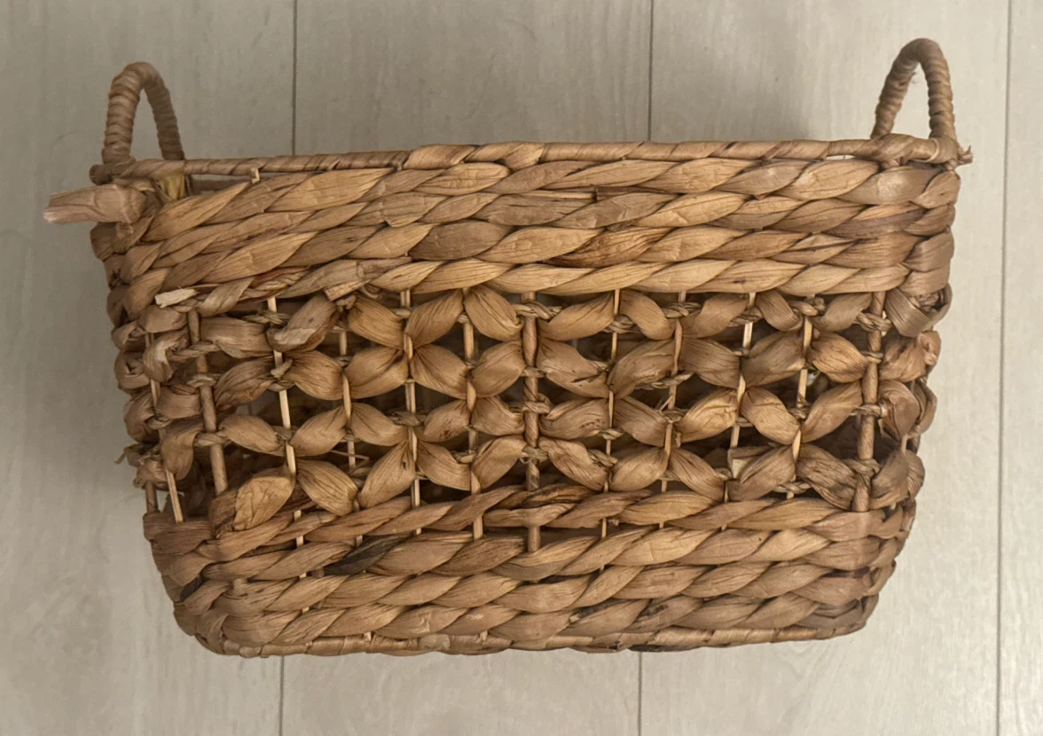 Medium sized vintage woven braided wicker basket - photo 2
