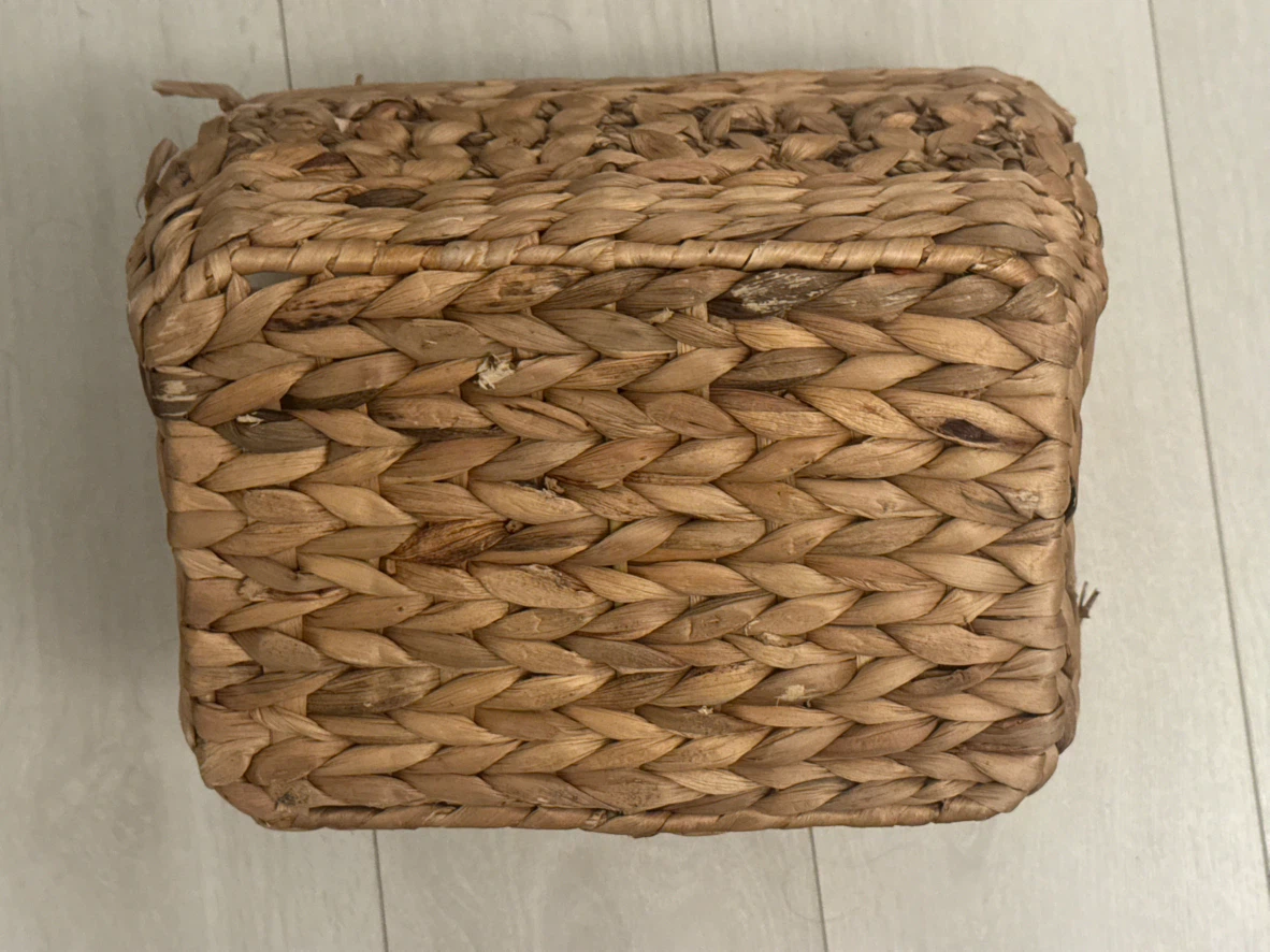 Medium sized vintage woven braided wicker basket - photo 3