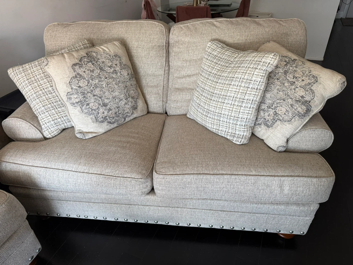 Tow sofa loves sofa  used good - photo 3