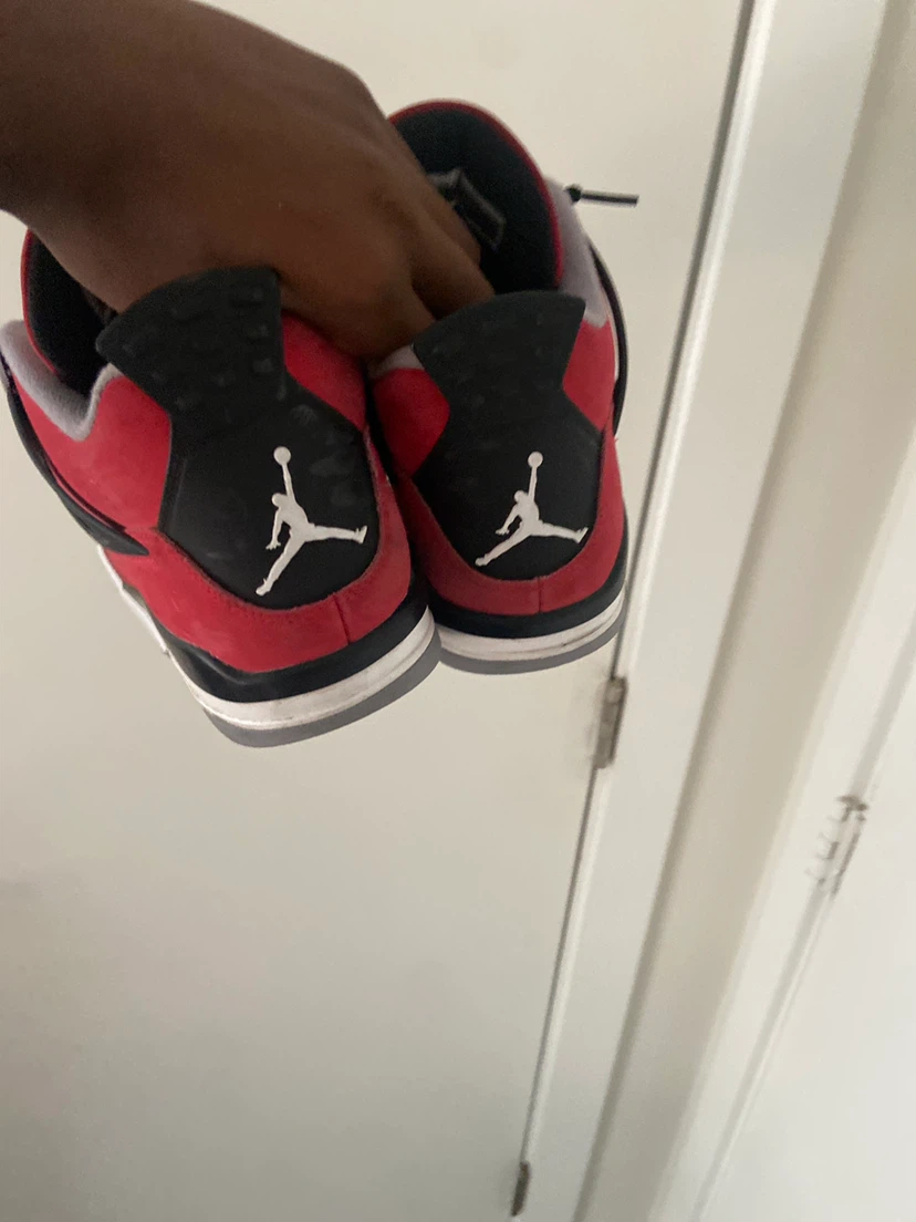 Air Jordan 4 Toro Bravo - photo 2
