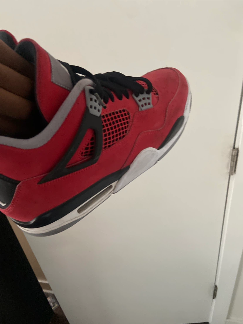 Air Jordan 4 Toro Bravo - photo 3