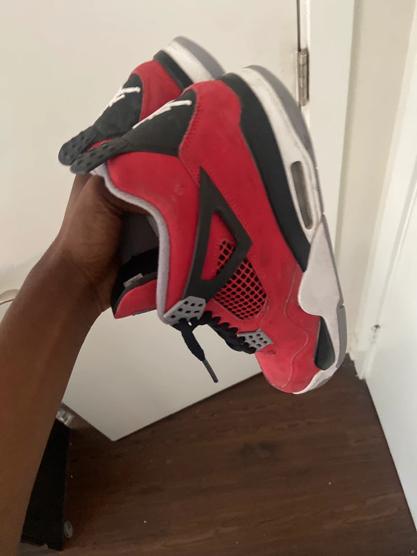 Air Jordan 4 Toro Bravo - photo 4