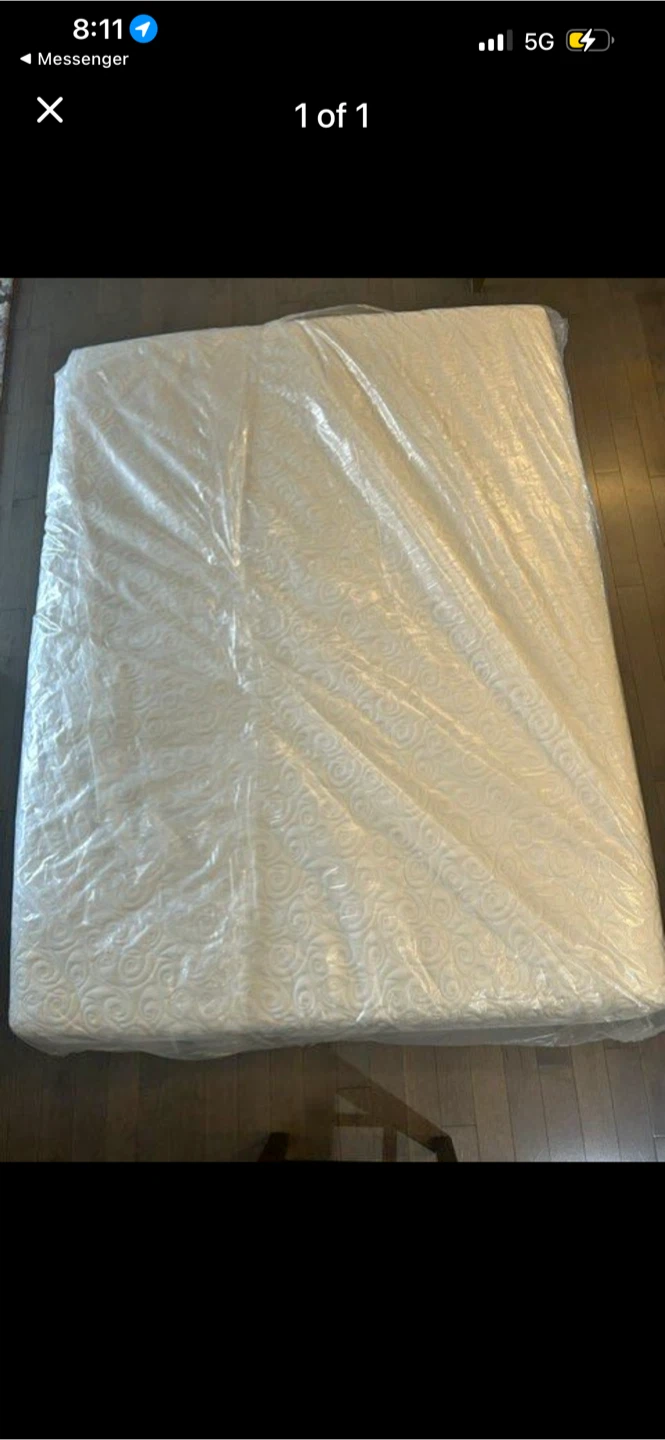 Queen Tempurpedic Cloud Luxe Breeze Mattress *Can Deliver* - photo 3