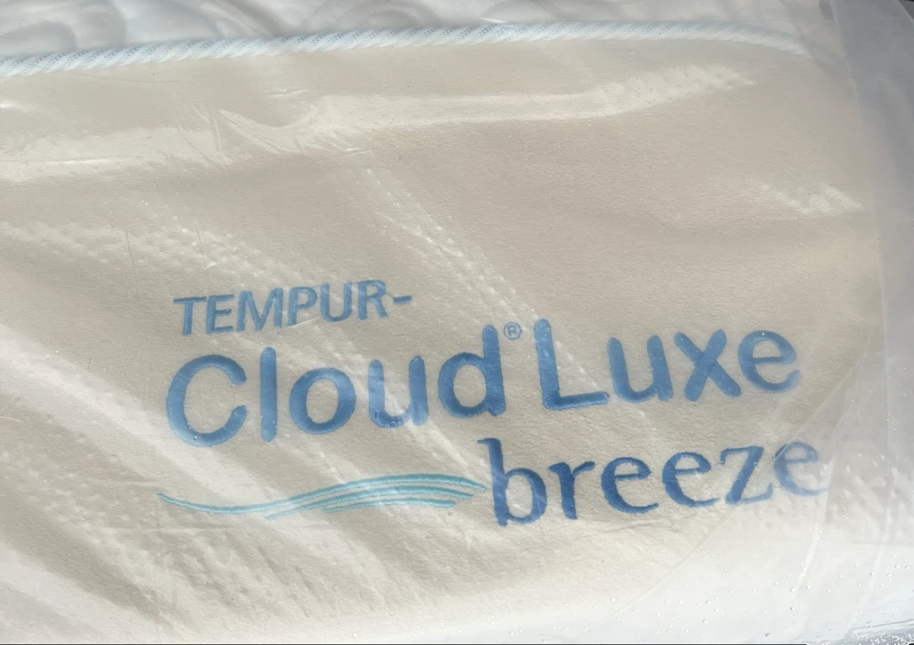 Queen Tempurpedic Cloud Luxe Breeze Mattress *Can Deliver* - photo 4