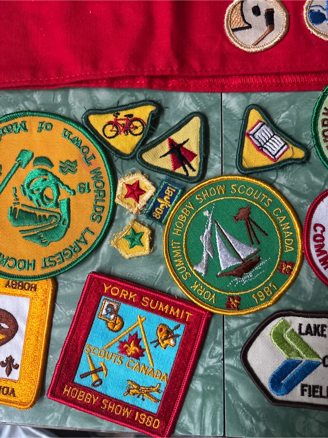Vintage Scouts Canada Patch Collection with Sash - photo 4