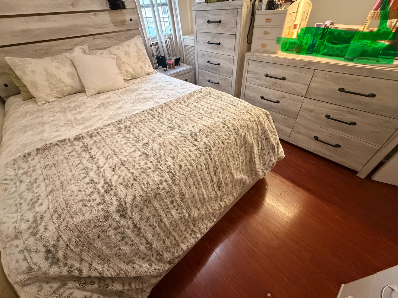 Bedroom Furniture Set - photo 2