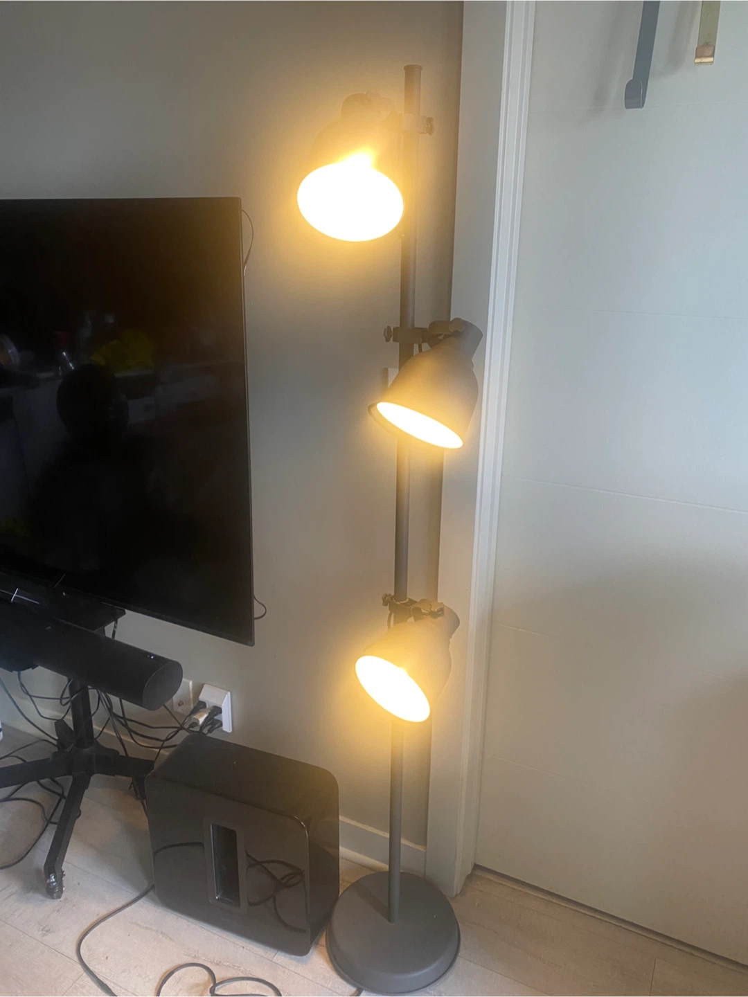 Three-head adjustable floor lamp - photo 2