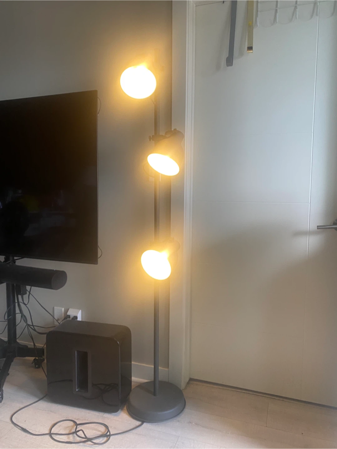 Three-head adjustable floor lamp - photo 3