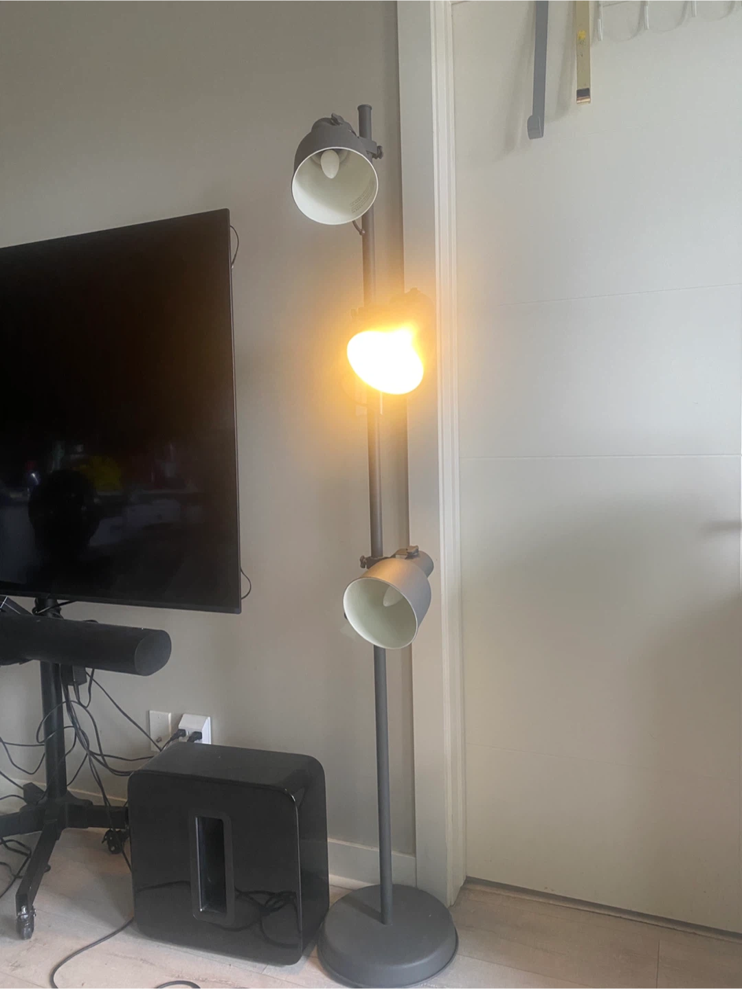 Three-head adjustable floor lamp - photo 4