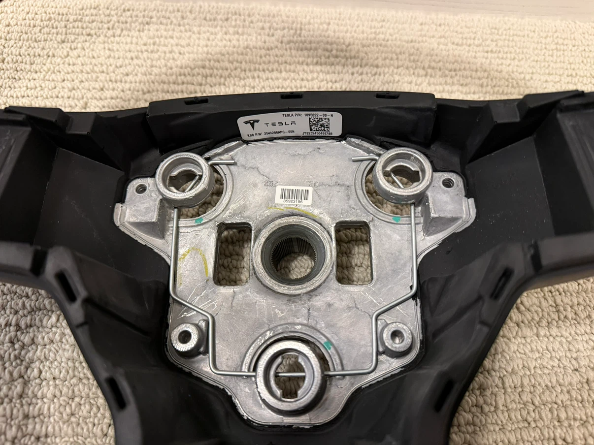 Tesla Steering Wheel - photo 2