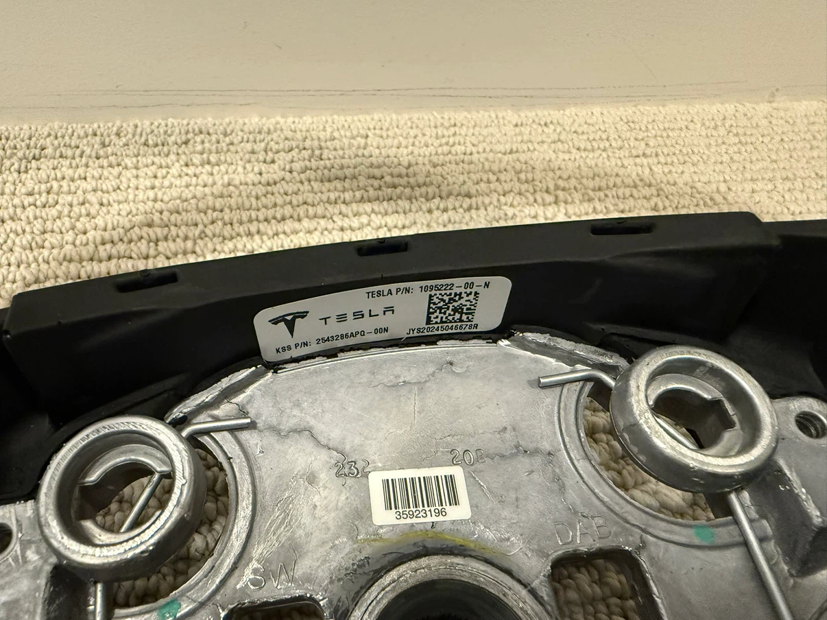 Tesla Steering Wheel - photo 3