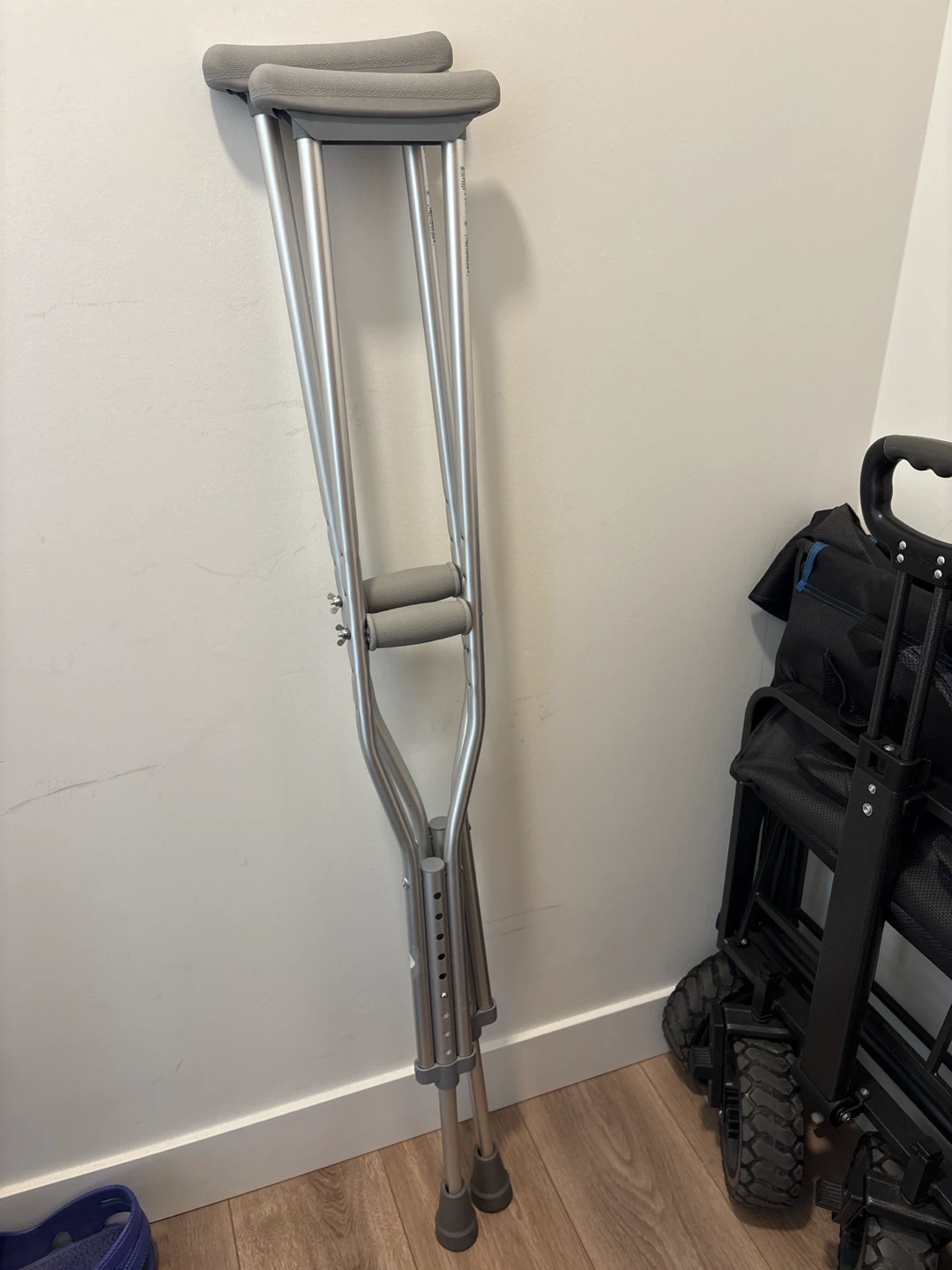 Adjustable Aluminum Underarm Crutches