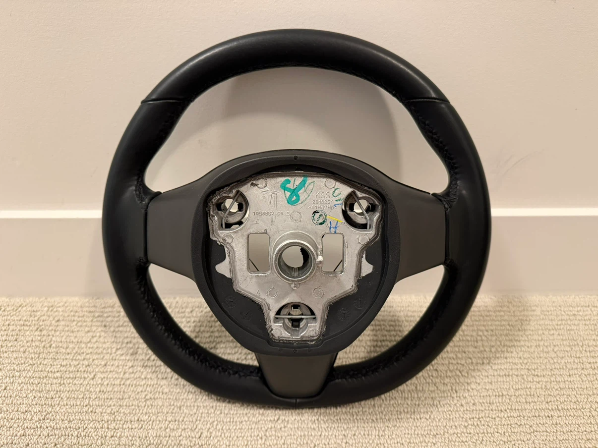 Tesla Steering Wheel - photo 5