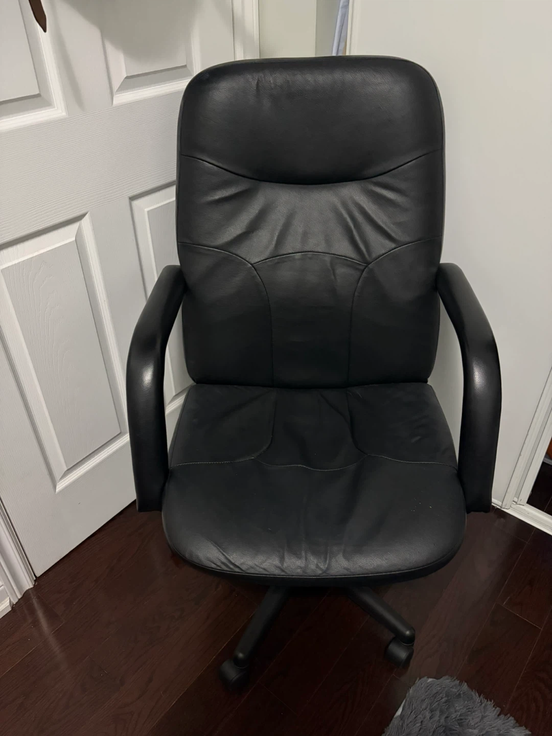 Black Executive Office Chair – Good Condition