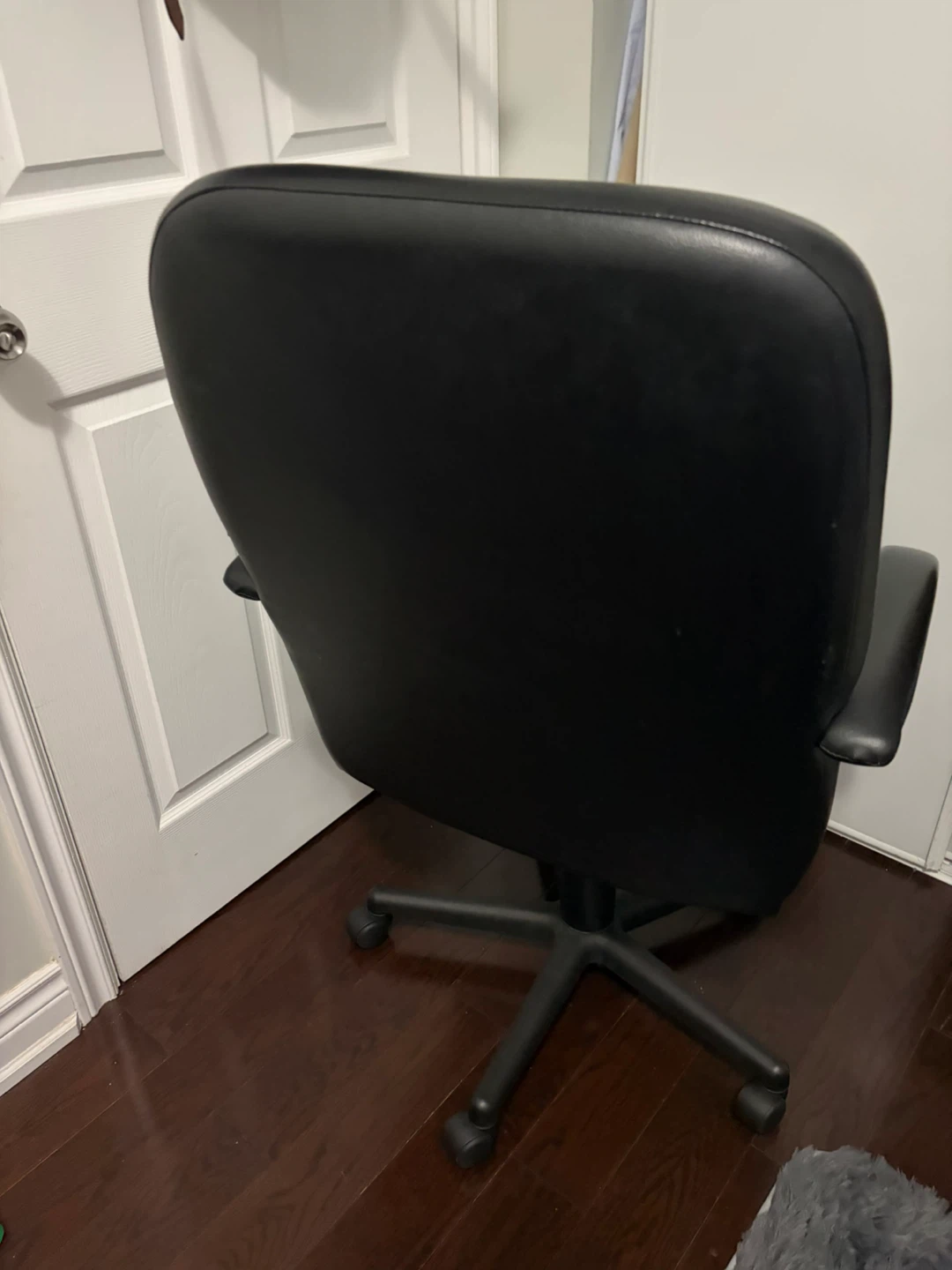Black Executive Office Chair – Good Condition - photo 2