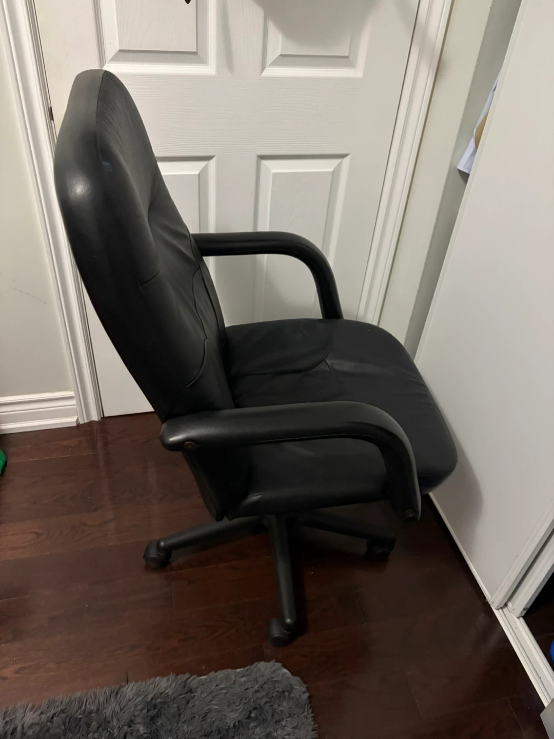 Black Executive Office Chair – Good Condition - photo 3