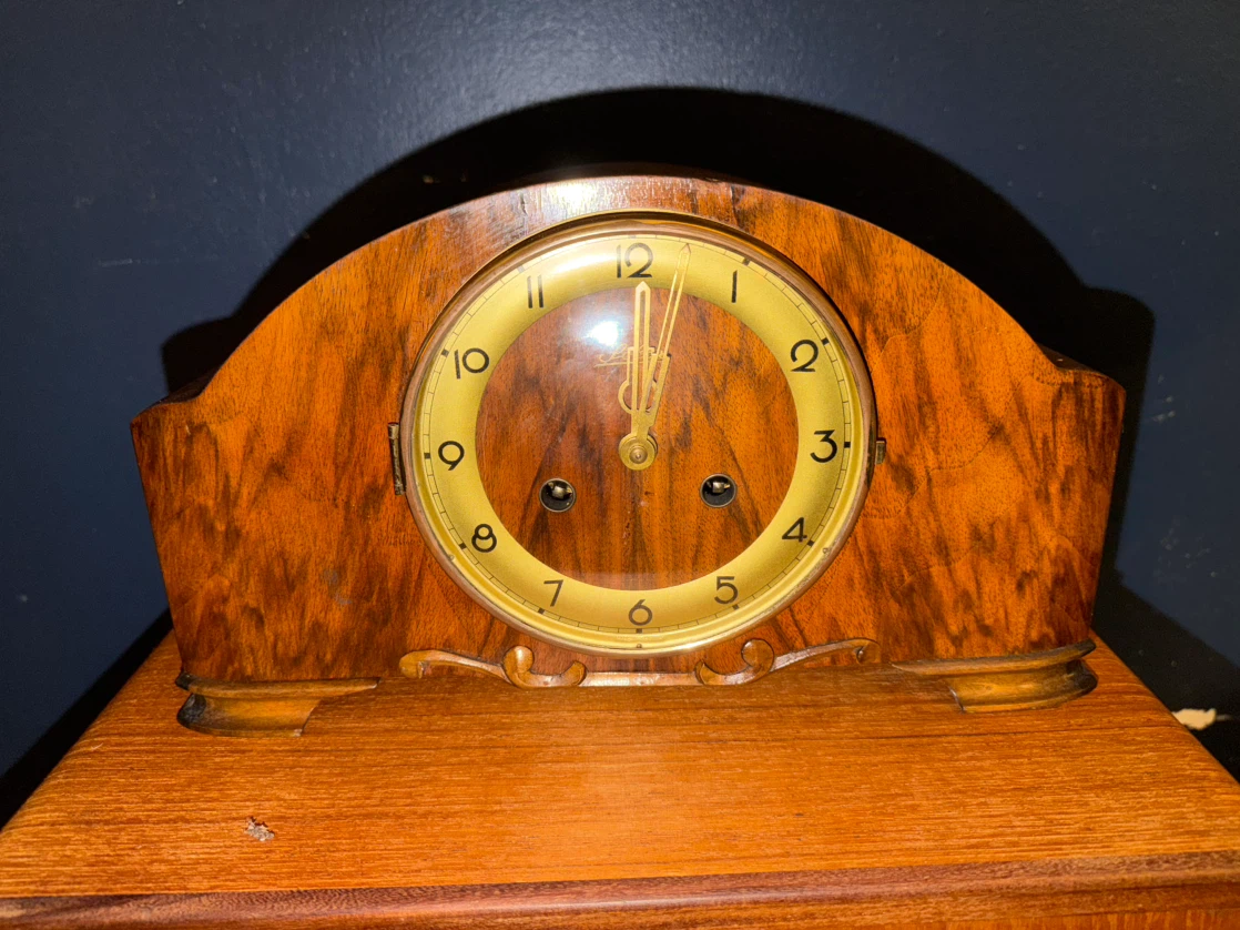 Vintage Wooden Mantel Clock