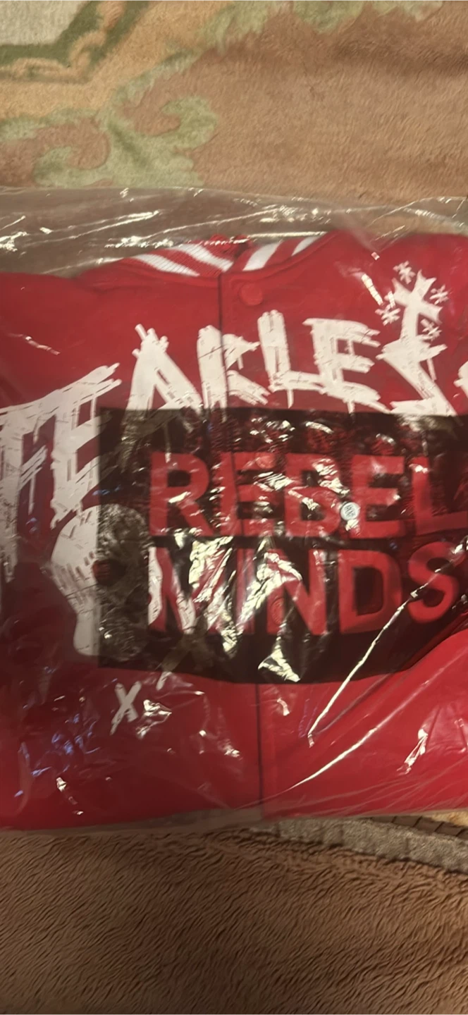 Red "FEARLESS" Hoodie Jacket - photo 3