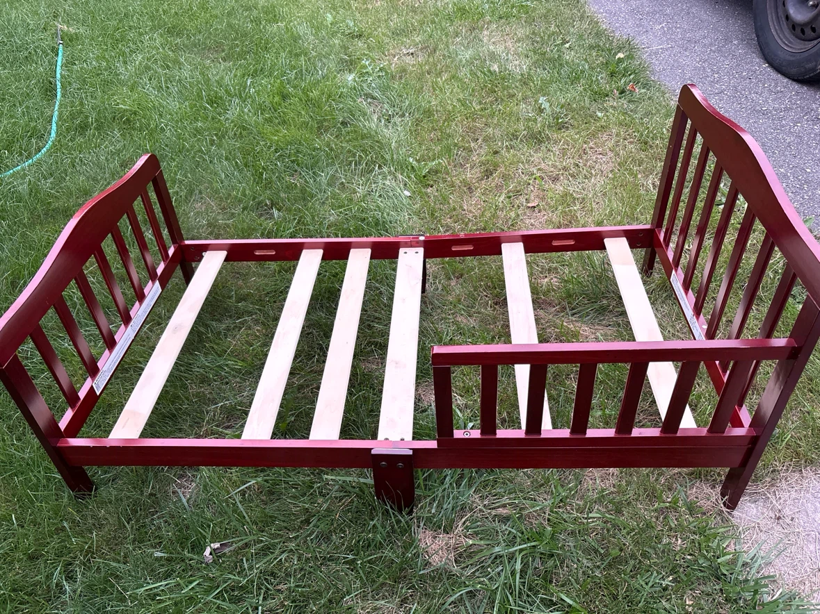Toddler Bed with Organic Cotton Mattress - photo 2