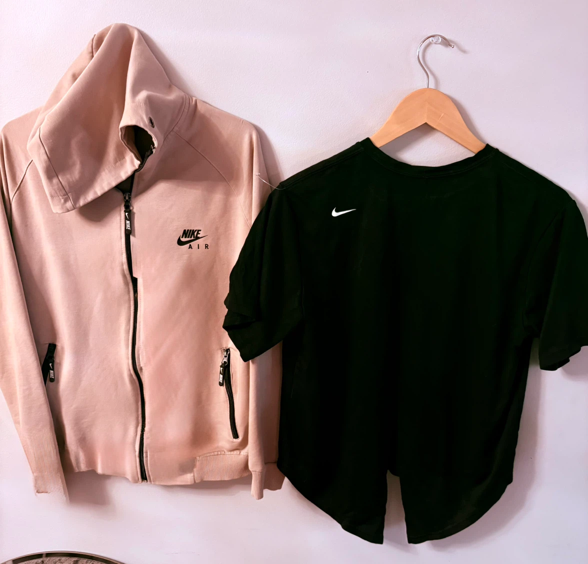 Nike clothing and footwear bundle worth over $200! $40 - photo 3