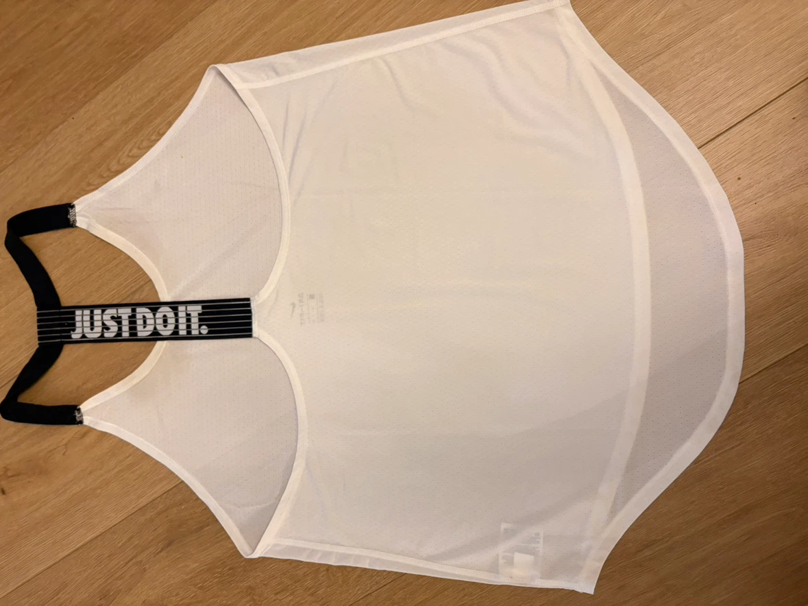 Nike clothing and footwear bundle worth over $200! $40 - photo 4