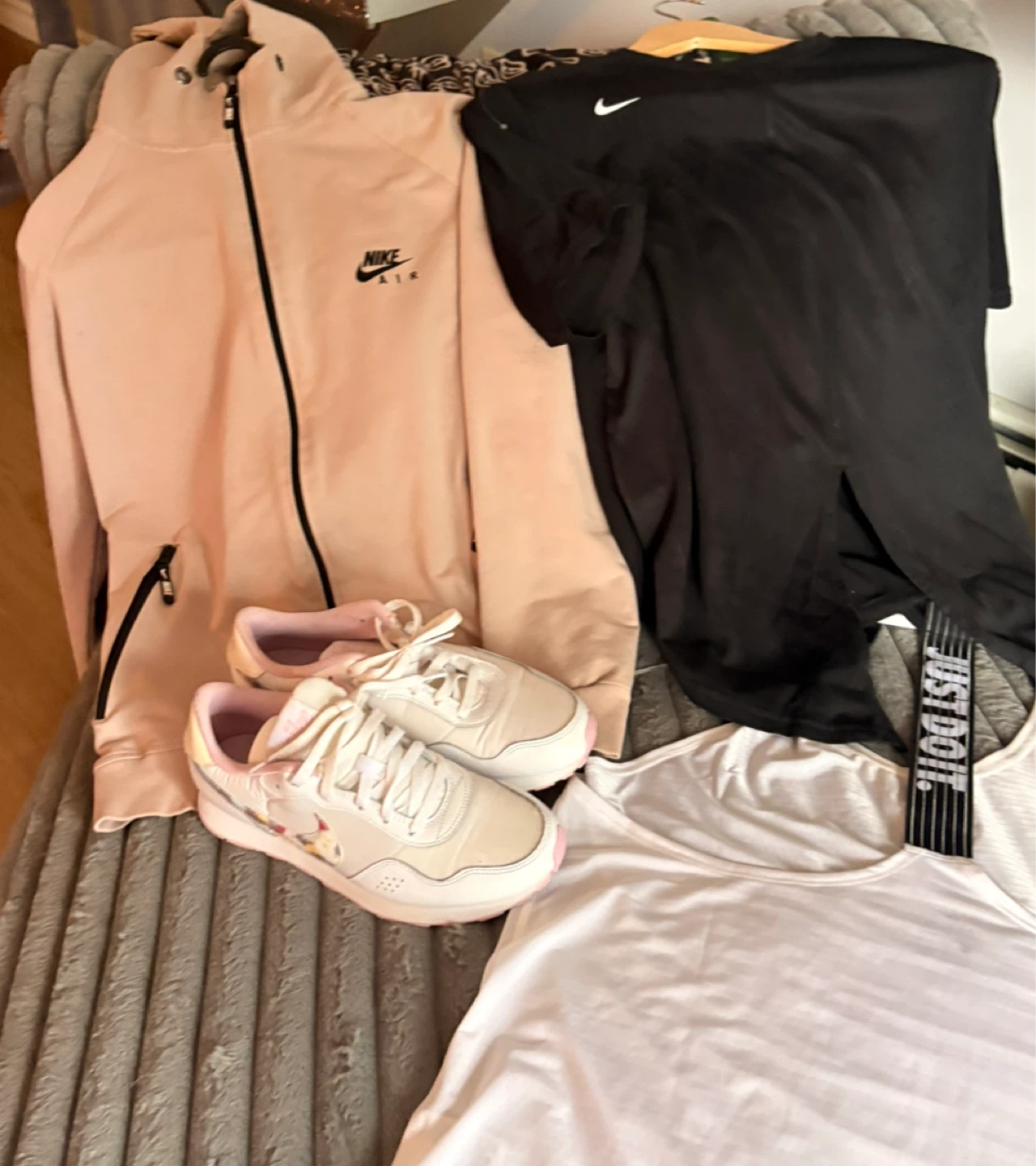 Nike clothing and footwear bundle worth over $200! $40