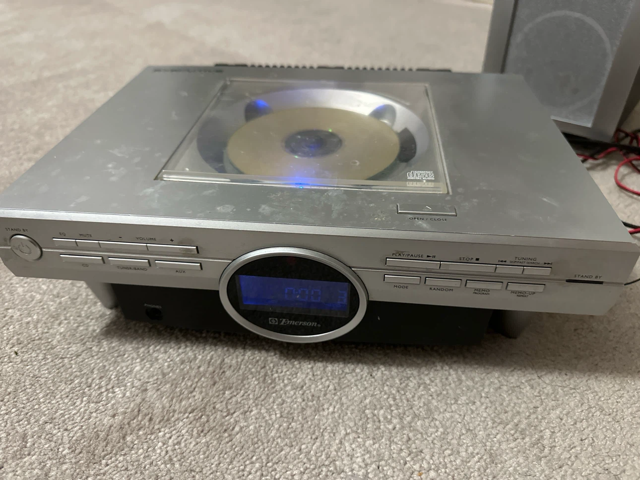 Emerson Stereo System with Speakers - photo 2