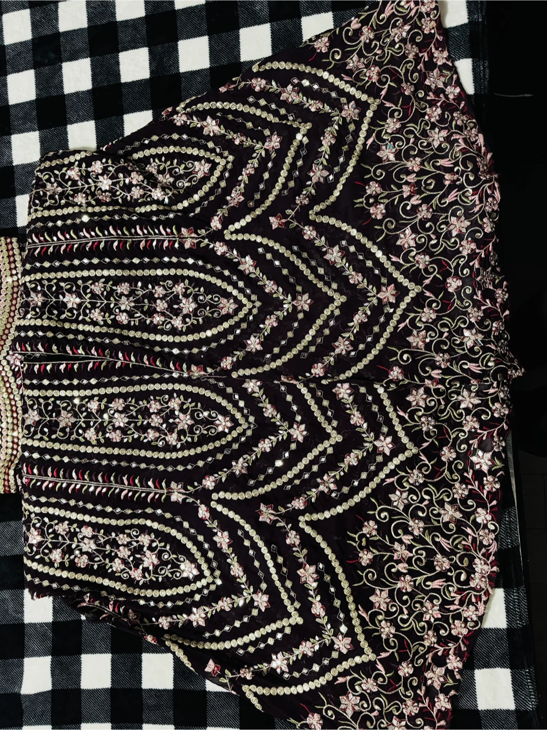 Embroidered Indian A-cut lehnga - photo 4