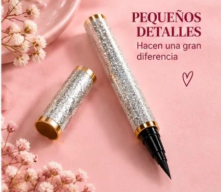 Delineador negro punta fina 🎀