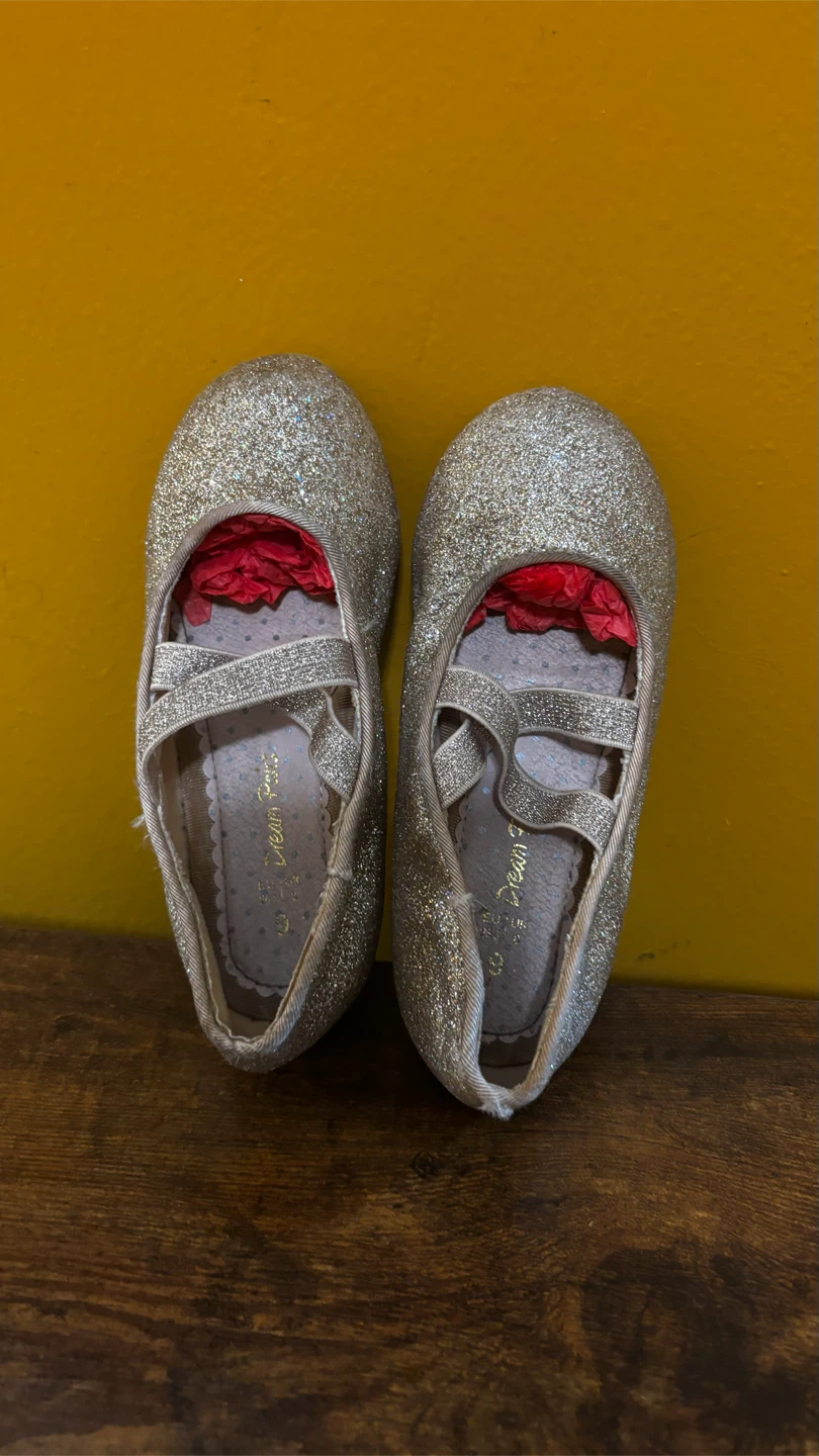 BUNDLE!! Dream Pairs Silver Glitter Bow Shoes - photo 5